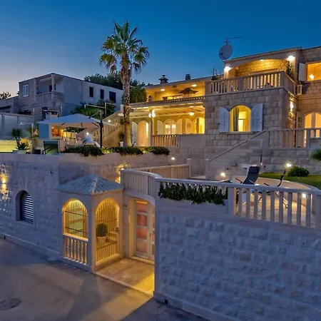 Seaside Luxury With A Swimming Pool Puntinak, Brac - 2964 Vila